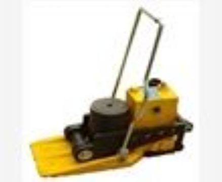 點(diǎn)擊查看詳細(xì)信息<br>標(biāo)題：YQD-245型液壓起道器 閱讀次數(shù)：1956