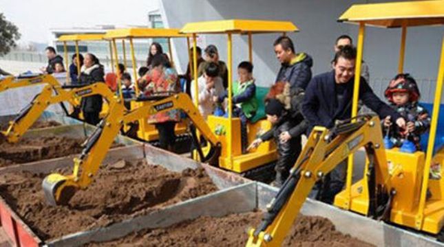 點擊查看詳細信息<br>標題：游樂挖掘機價格優(yōu)惠 閱讀次數(shù)：2216